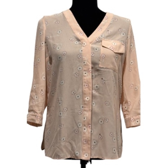 Dorothy Perkins Tops - 🌸 Dorothy Perkins Floral Button-Front Blouse – US 2